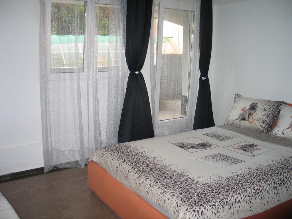 Guest House Dena 多布拉沃达 外观 照片