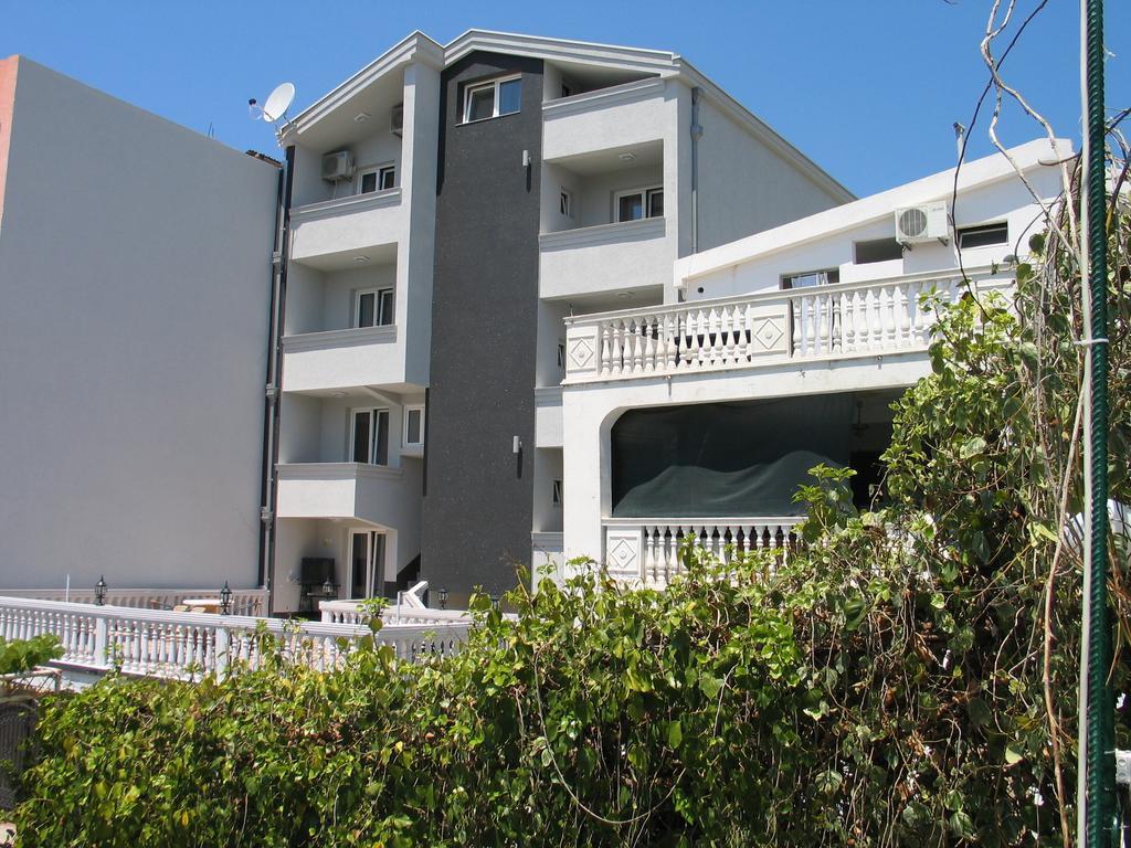 Guest House Dena 多布拉沃达 外观 照片