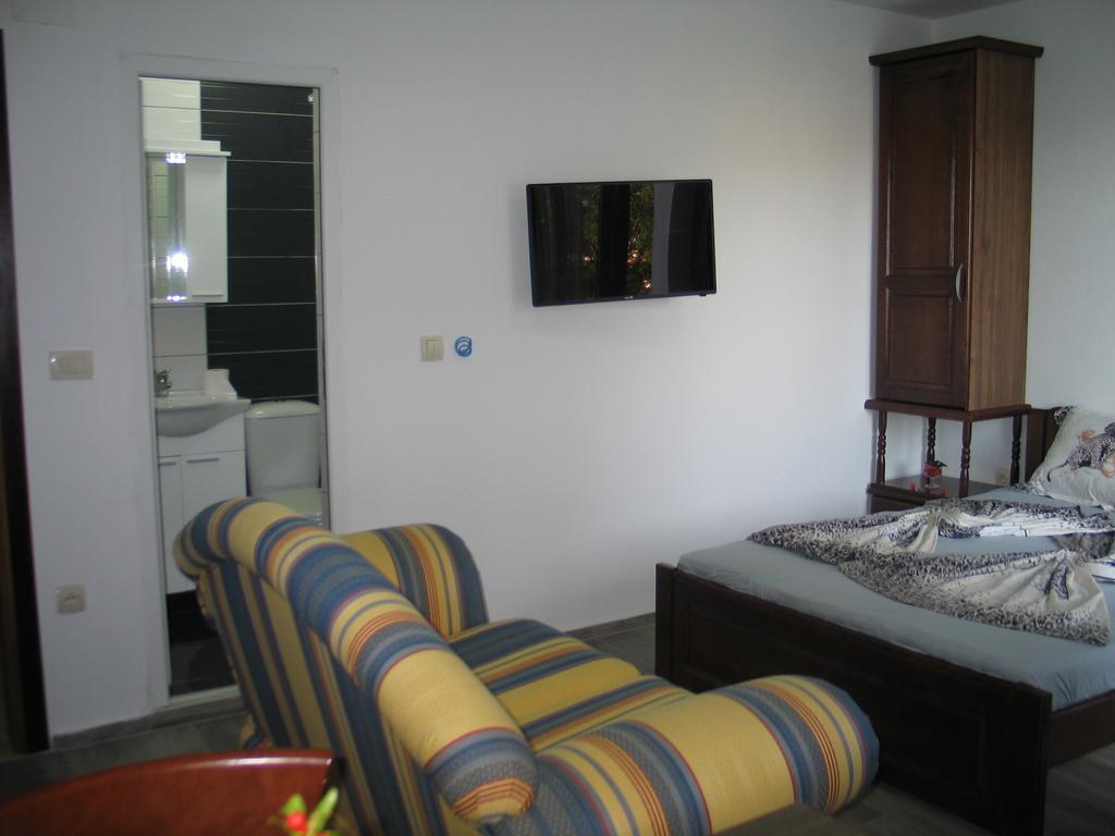 Guest House Dena 多布拉沃达 客房 照片